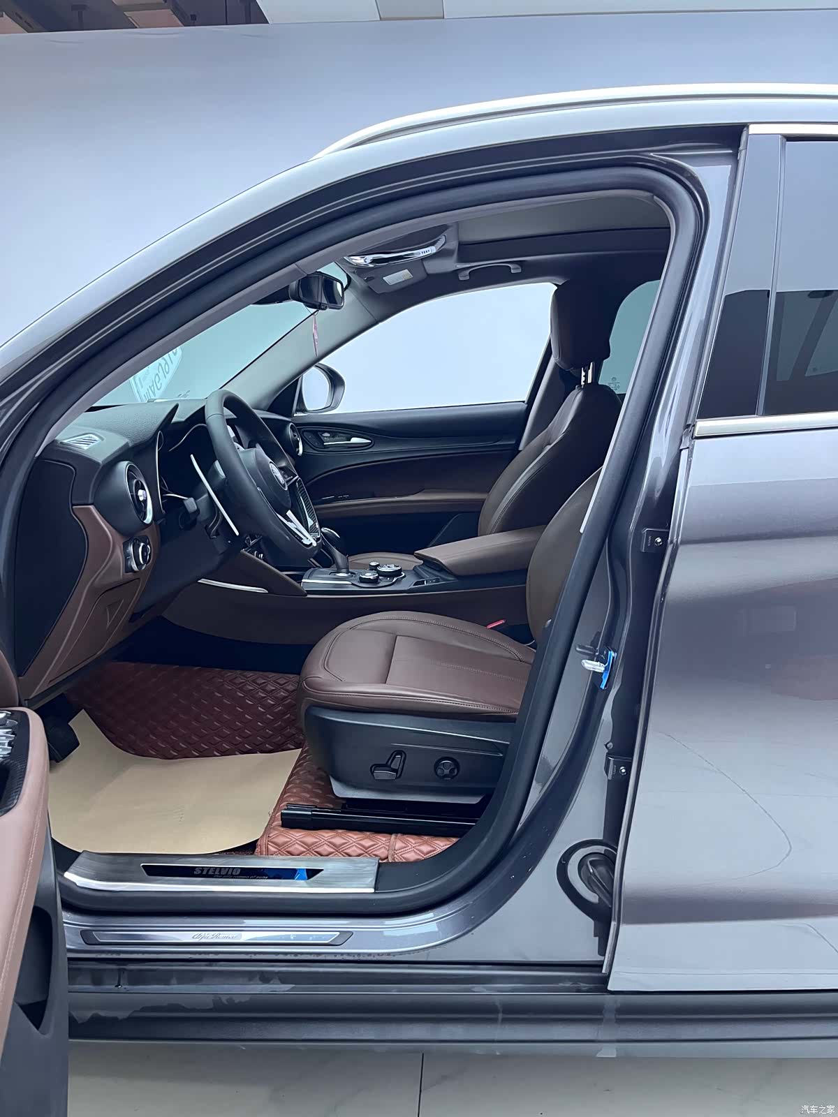 Alfa Romeo Stelvio, 2019 8