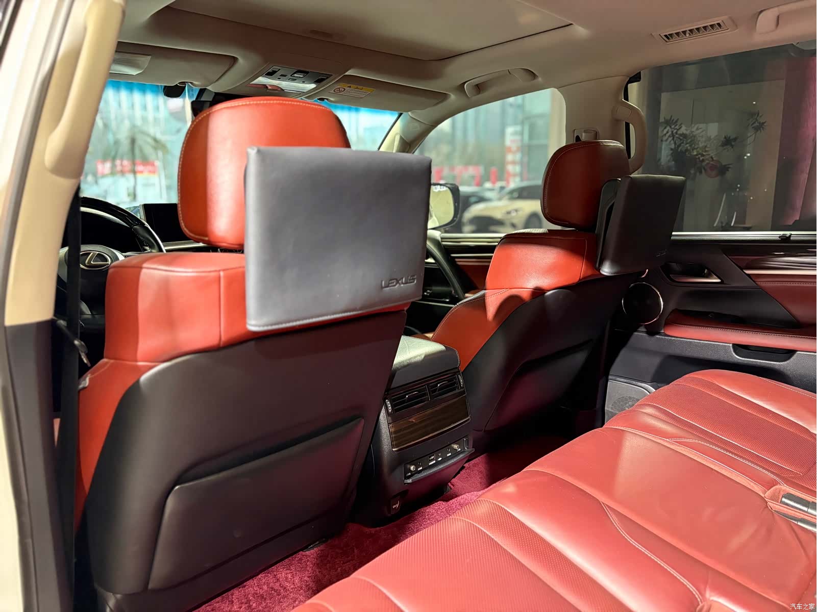 Lexus LX, 2018 12