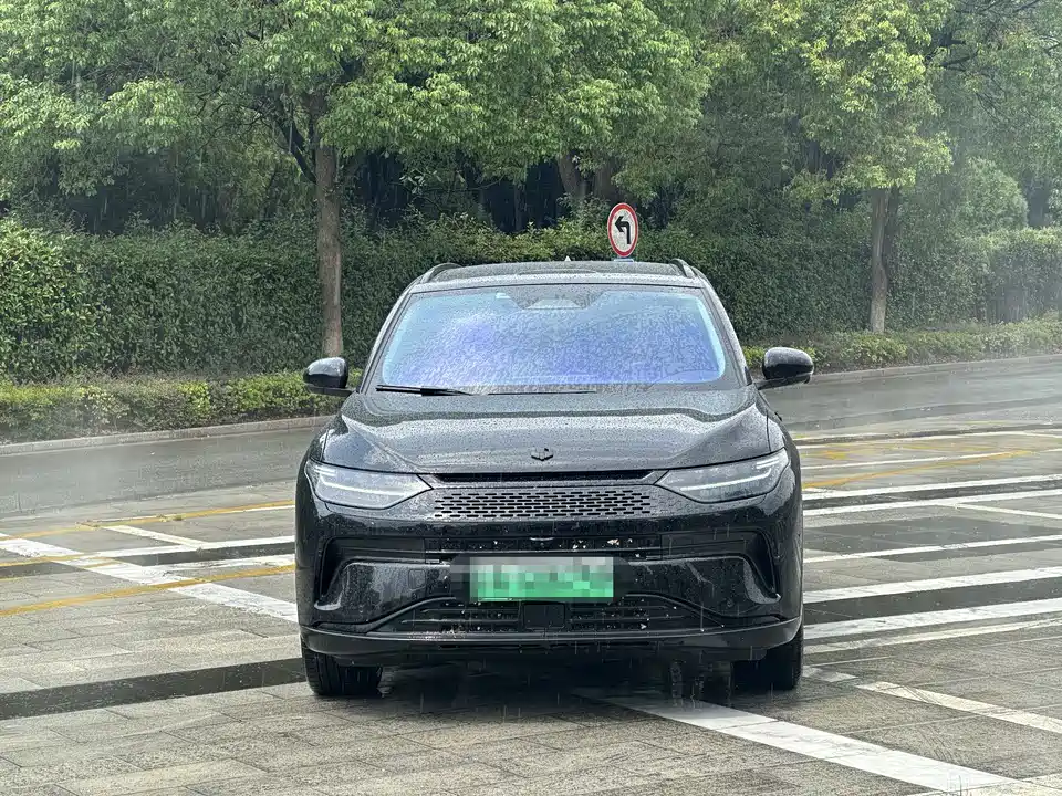 Leapmotor C11