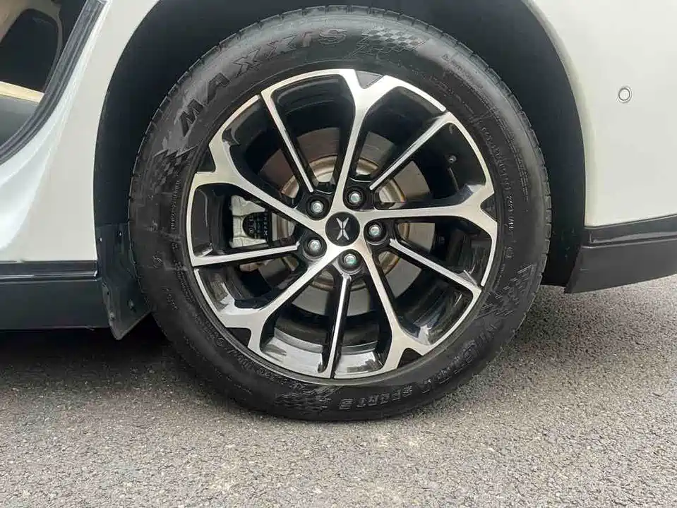 XPENG P7