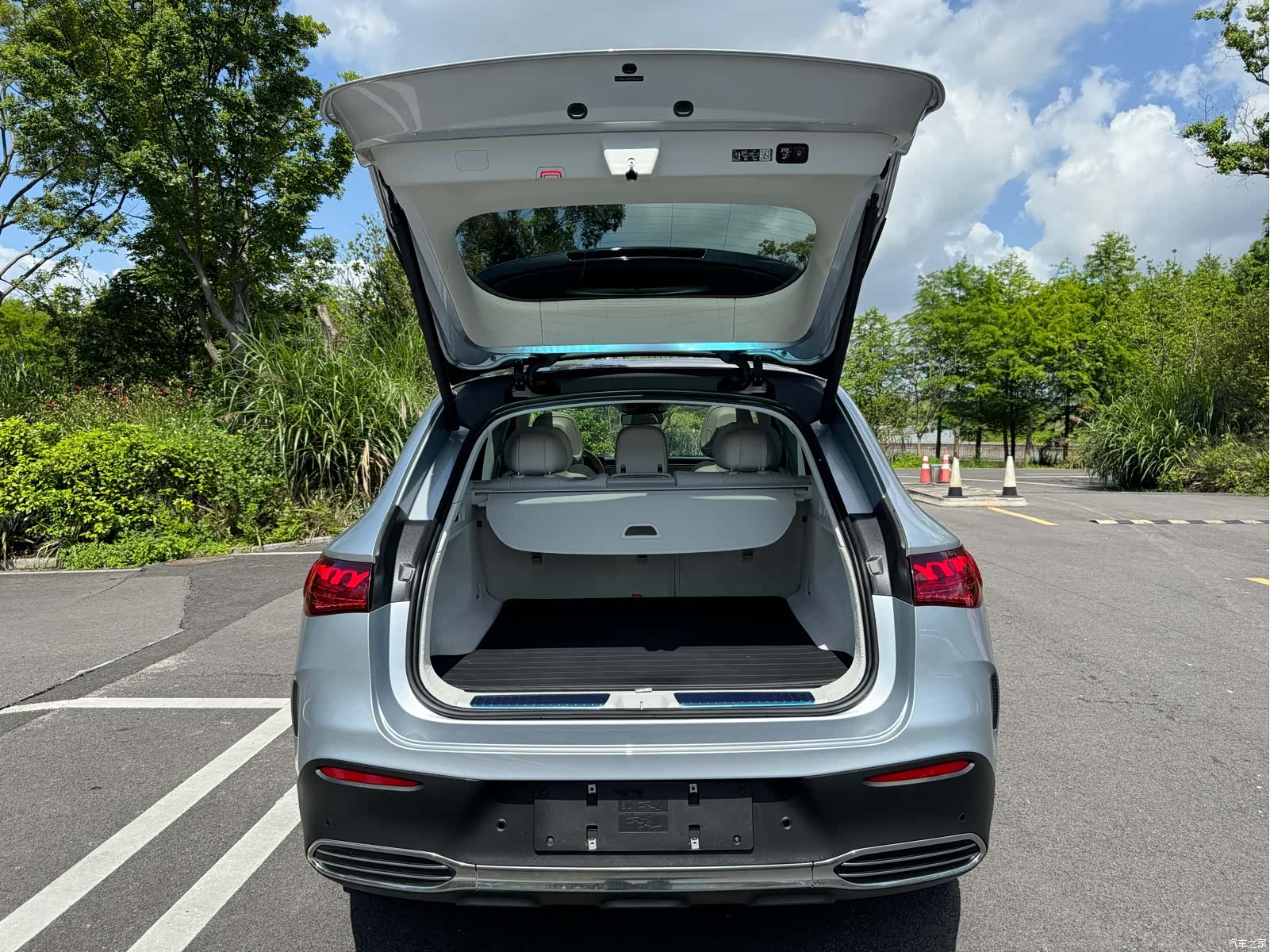 Mercedes-Benz EQE, 2023 19