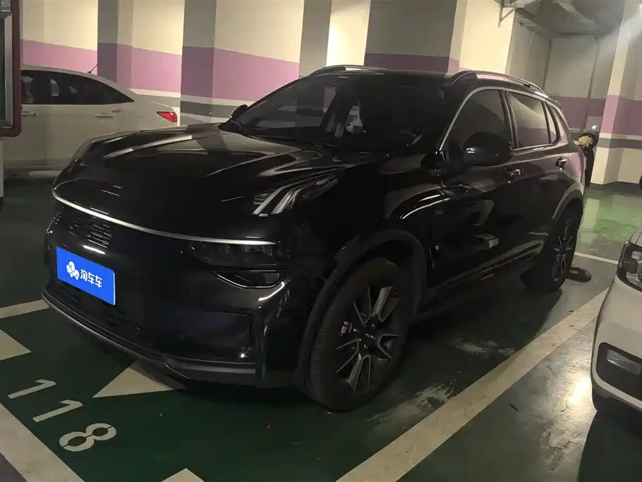 Lynk & Co 01