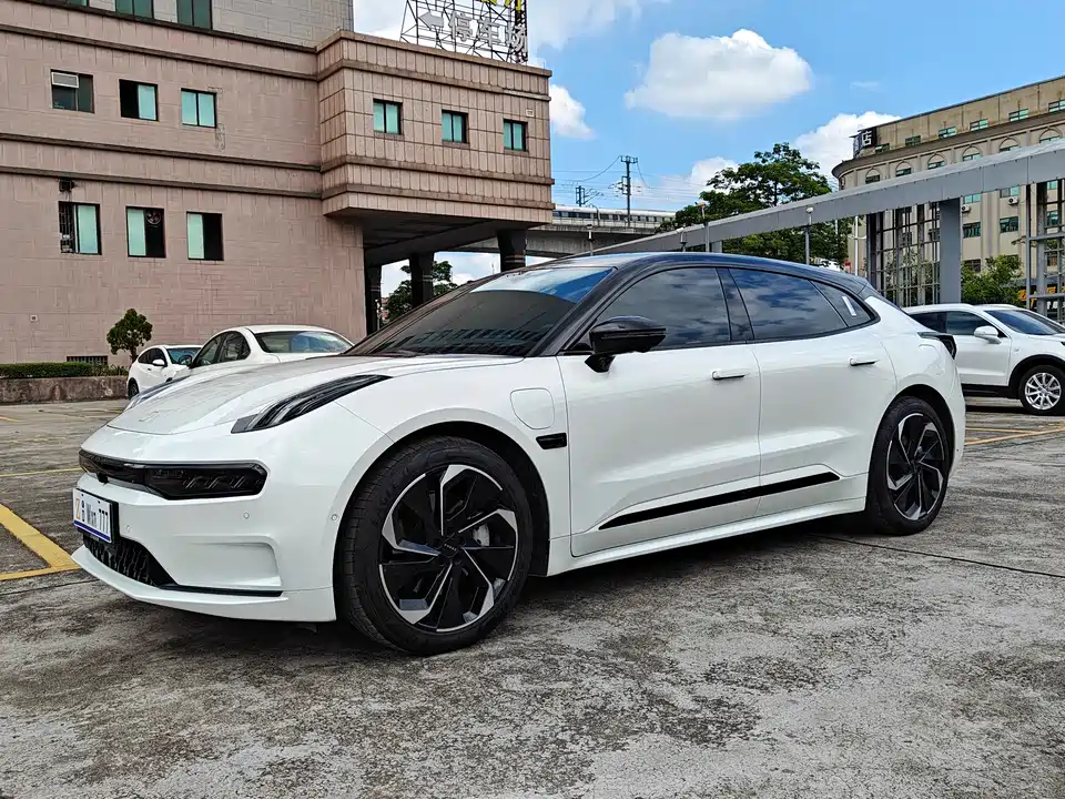 Zeekr 001