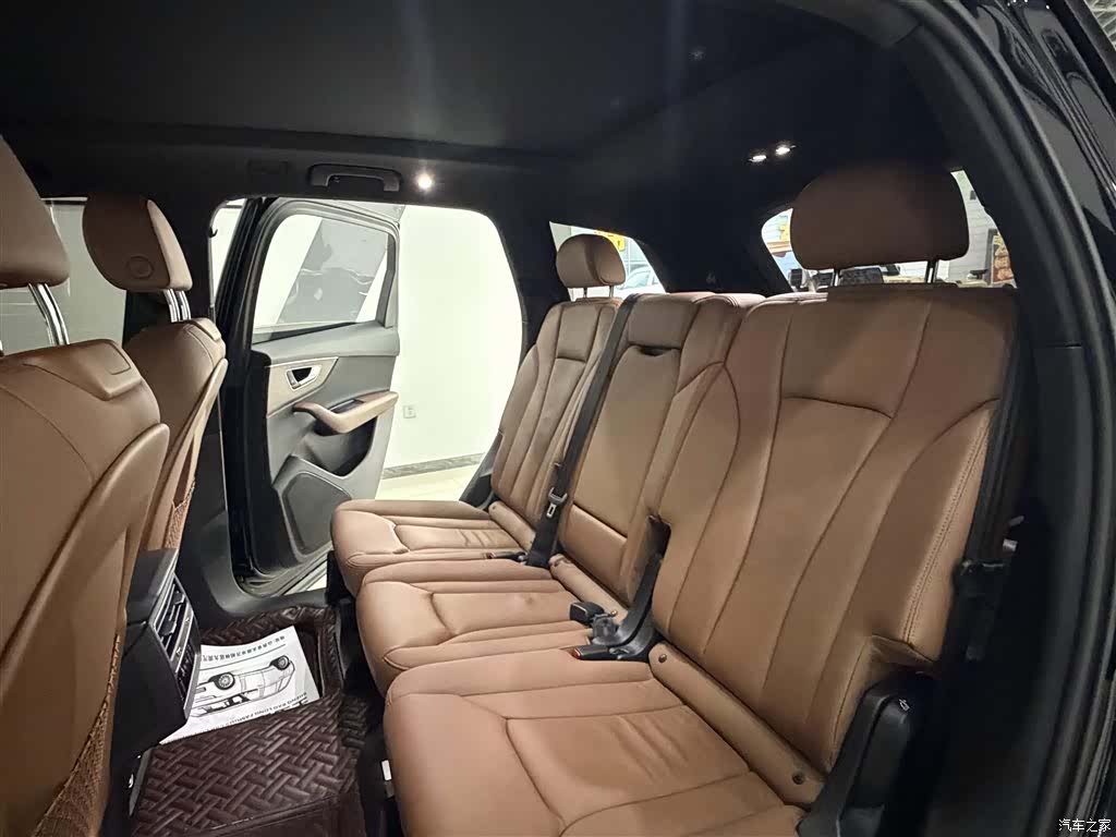 Audi Q7, 2020 10