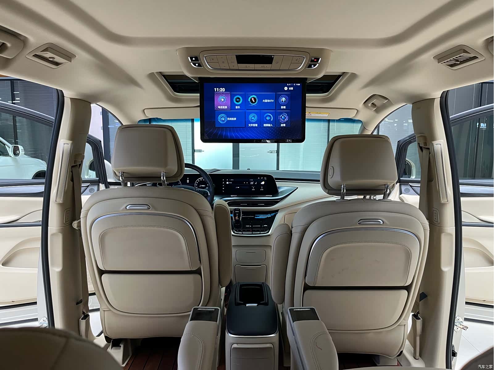 Buick GL8, 2022 9
