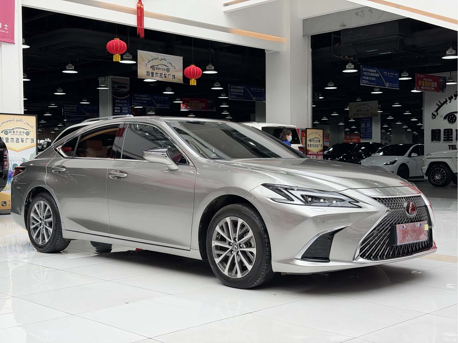 Lexus ES, 2025 3