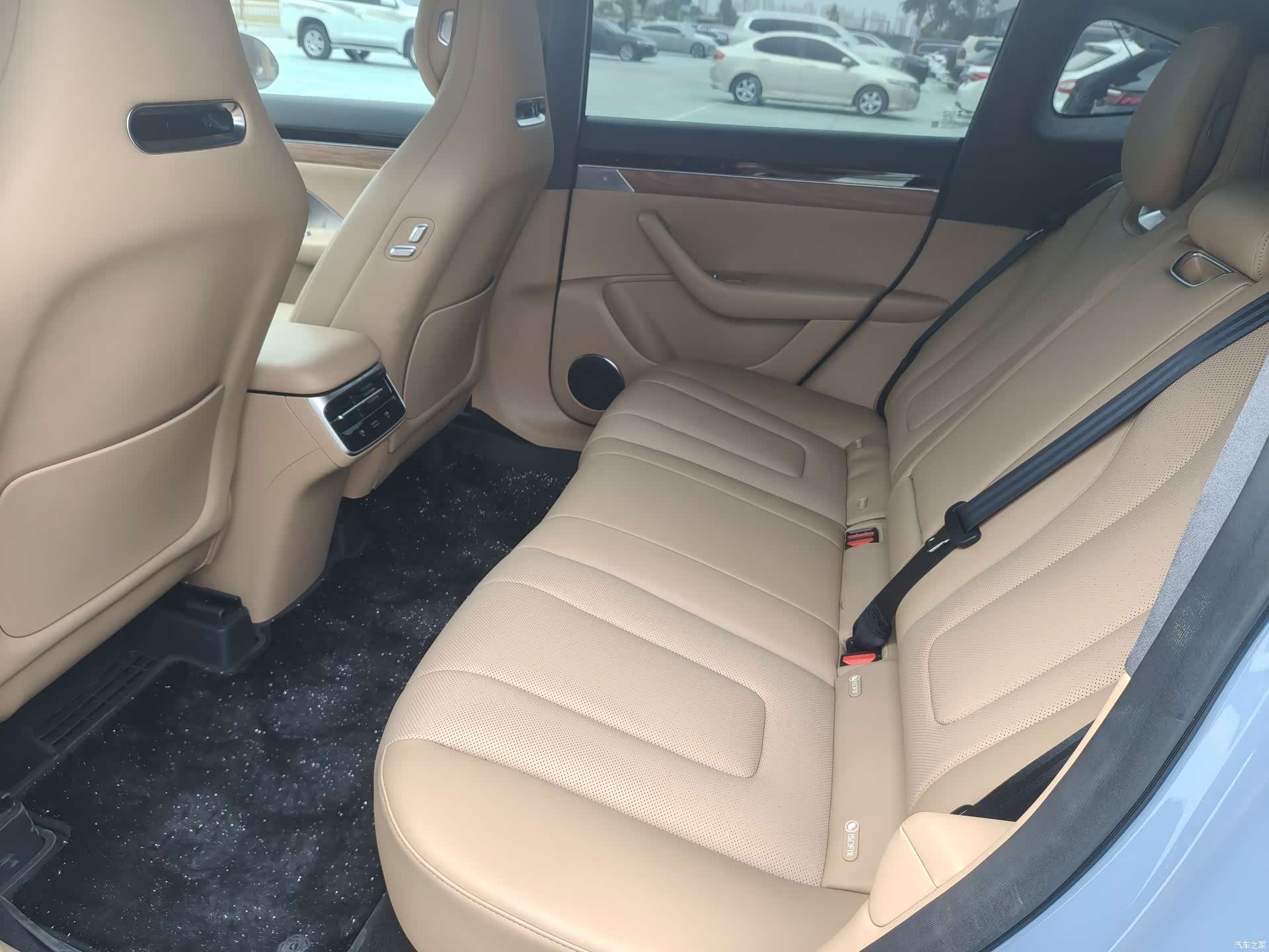 Luxeed R7, 2025 11