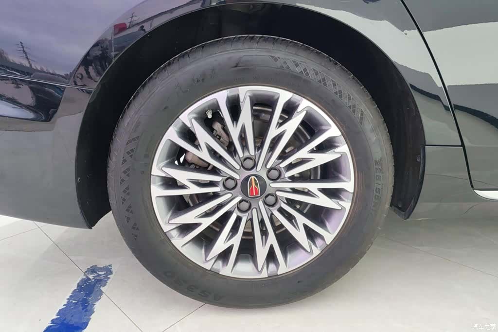Hongqi H5, 2024 6