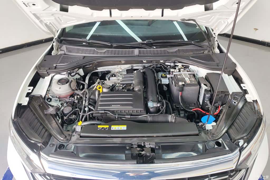 Volkswagen Sagitar, 2023 10