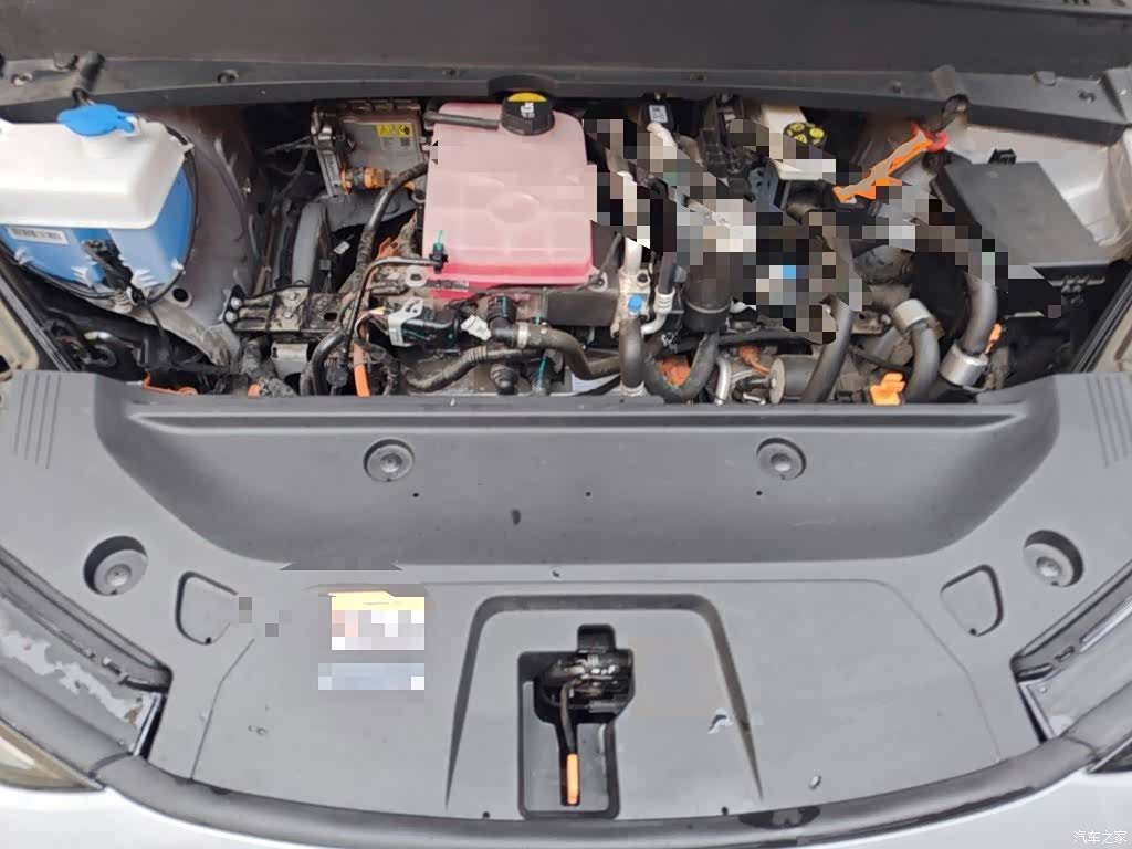 Geely Galaxy E5, 2025 21