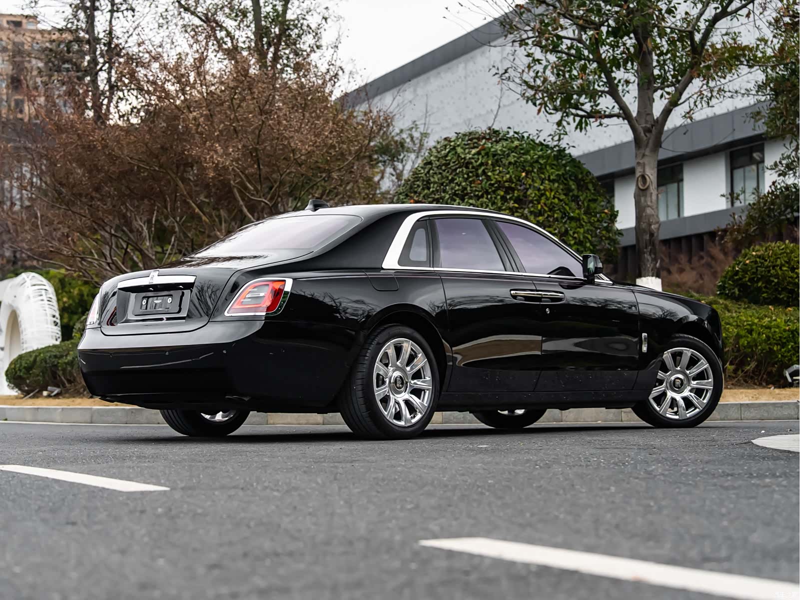 Rolls-Royce Ghost, 2024 19