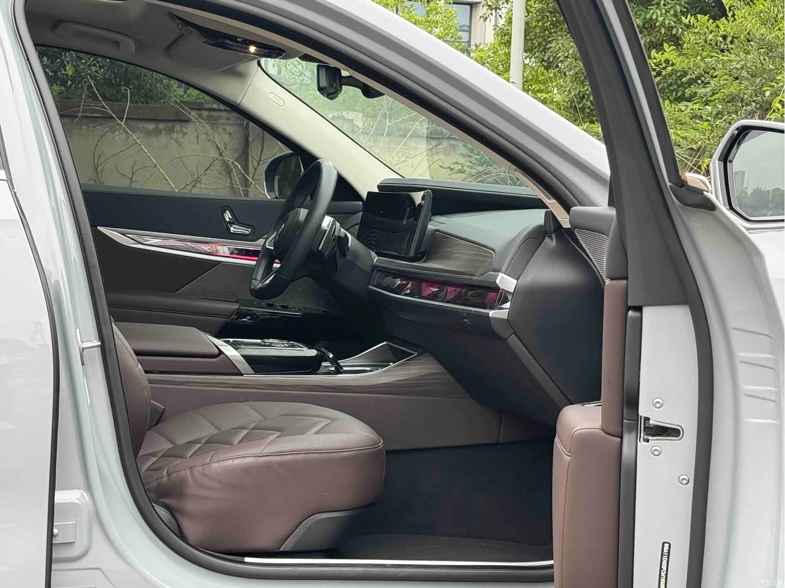 BMW 7 Series, 2024 13