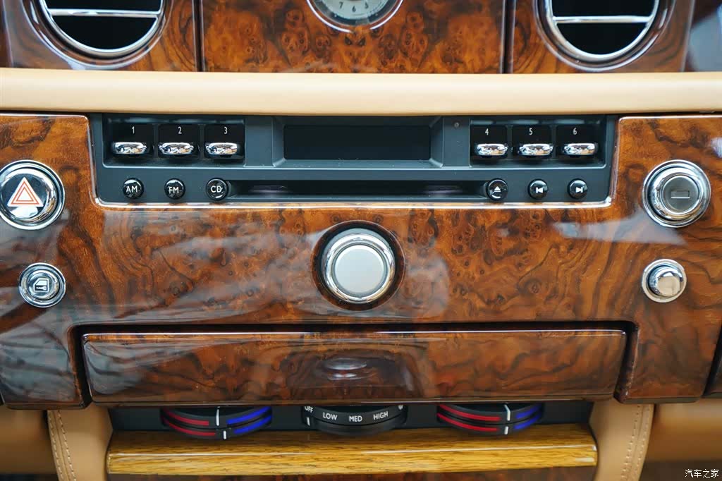 Rolls-Royce Phantom, 2011 9