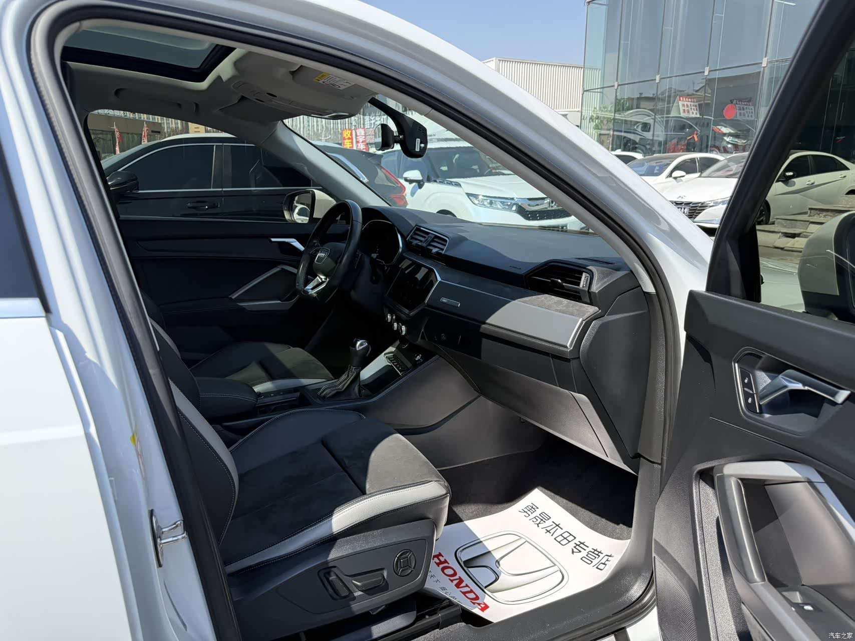 Audi Q3, 2022 8