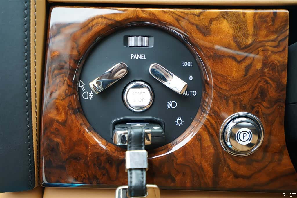 Rolls-Royce Phantom, 2011 6