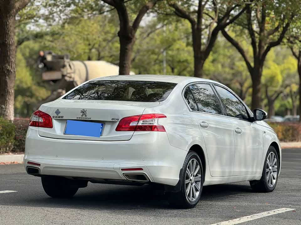 Peugeot 408