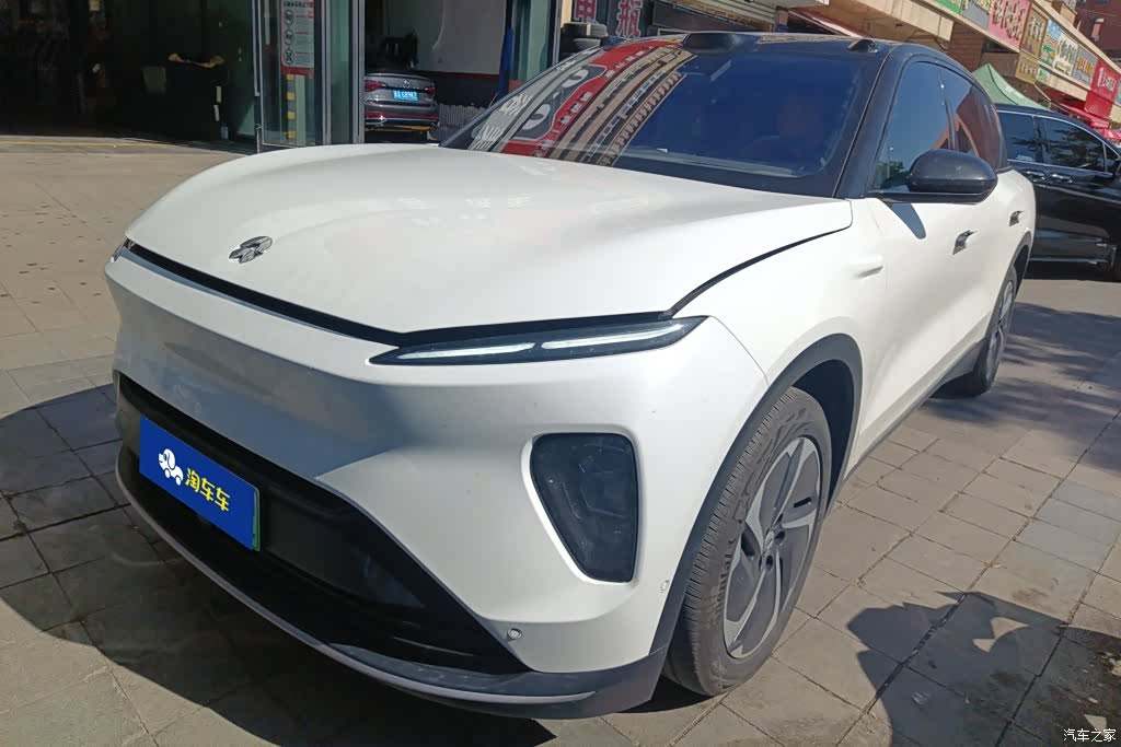 NIO ES8