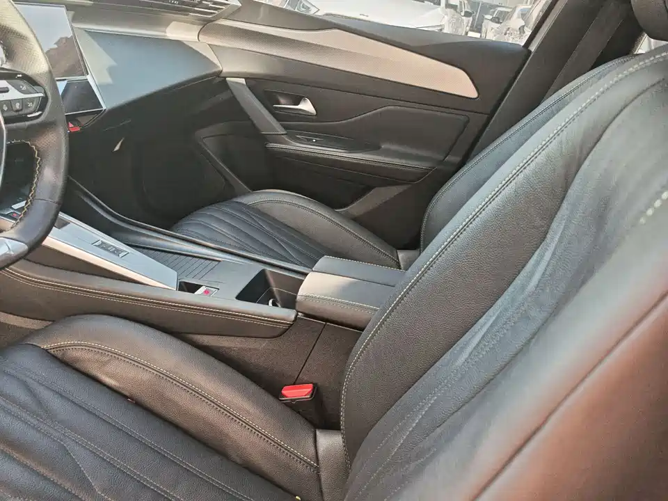 Peugeot 408X