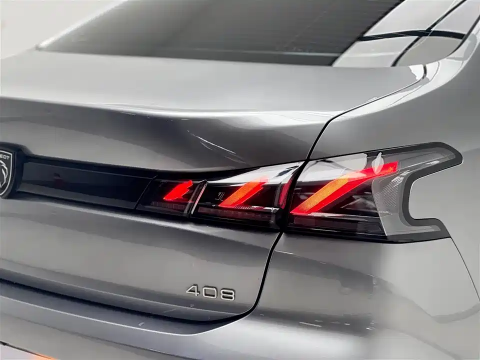 Peugeot 408
