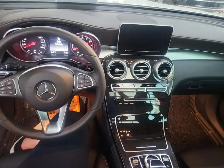 Mercedes-Benz GLC Mercedes-Benz GLC