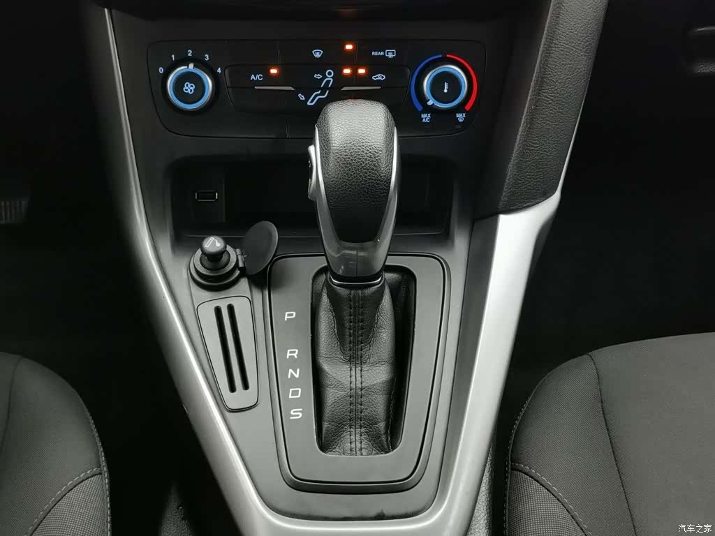 Ford Focus, 2019 13