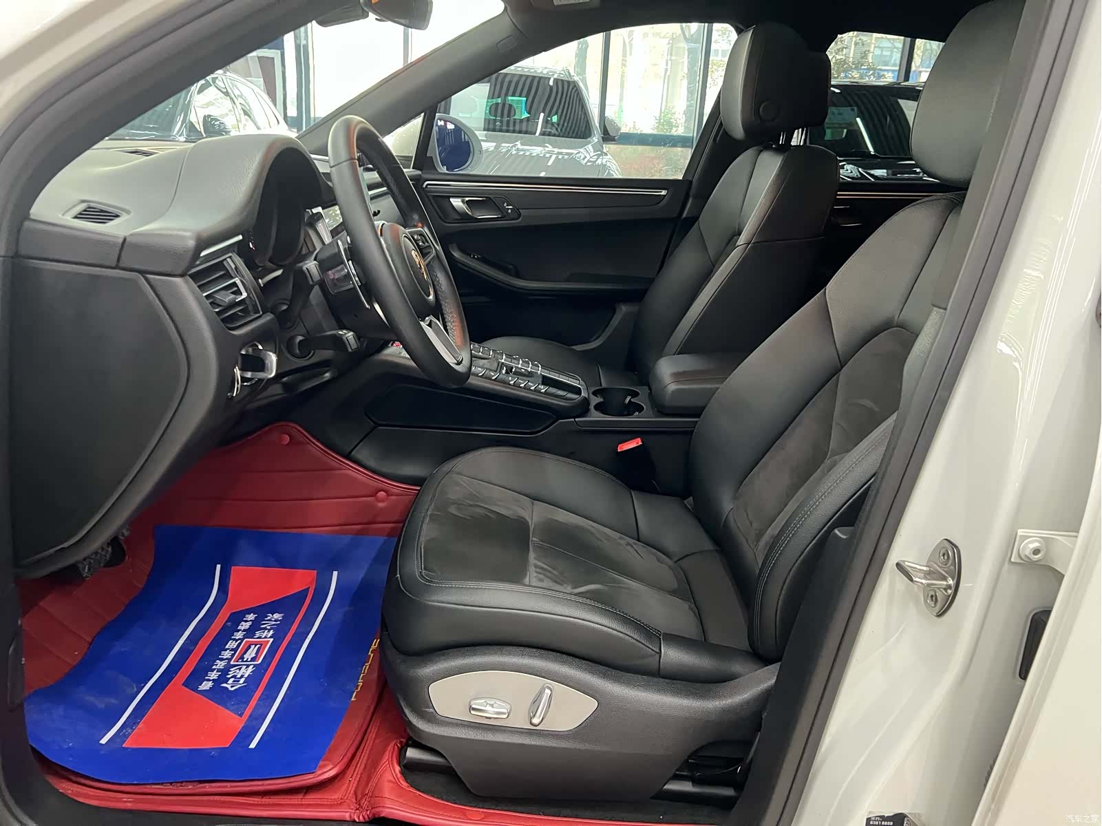 Porsche Macan, 2020 10