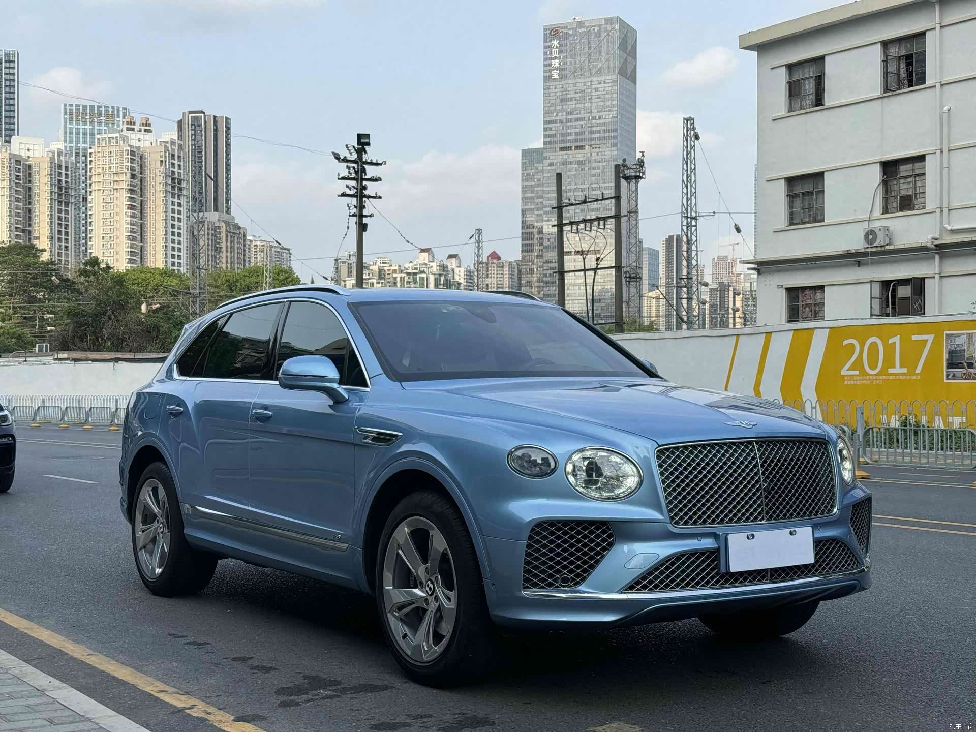 Bentley Bentayga, 2021 3