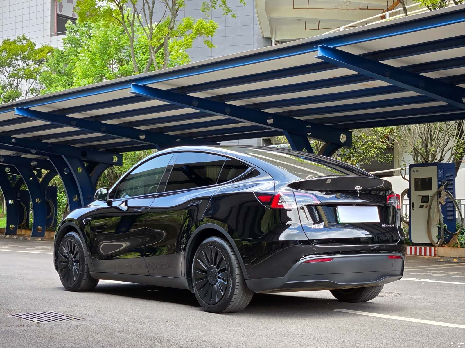 Tesla Model Y, 2022 15
