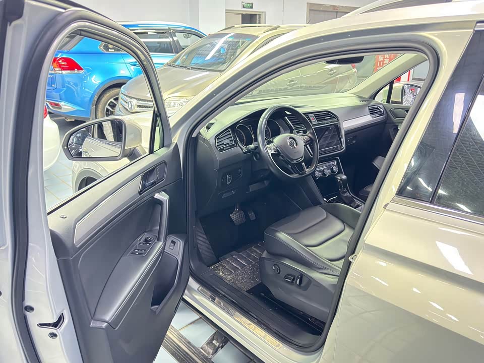 Volkswagen Tiguan L