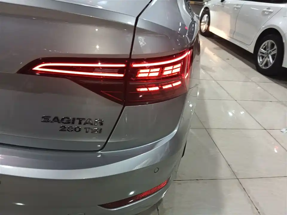 Volkswagen Sagitar