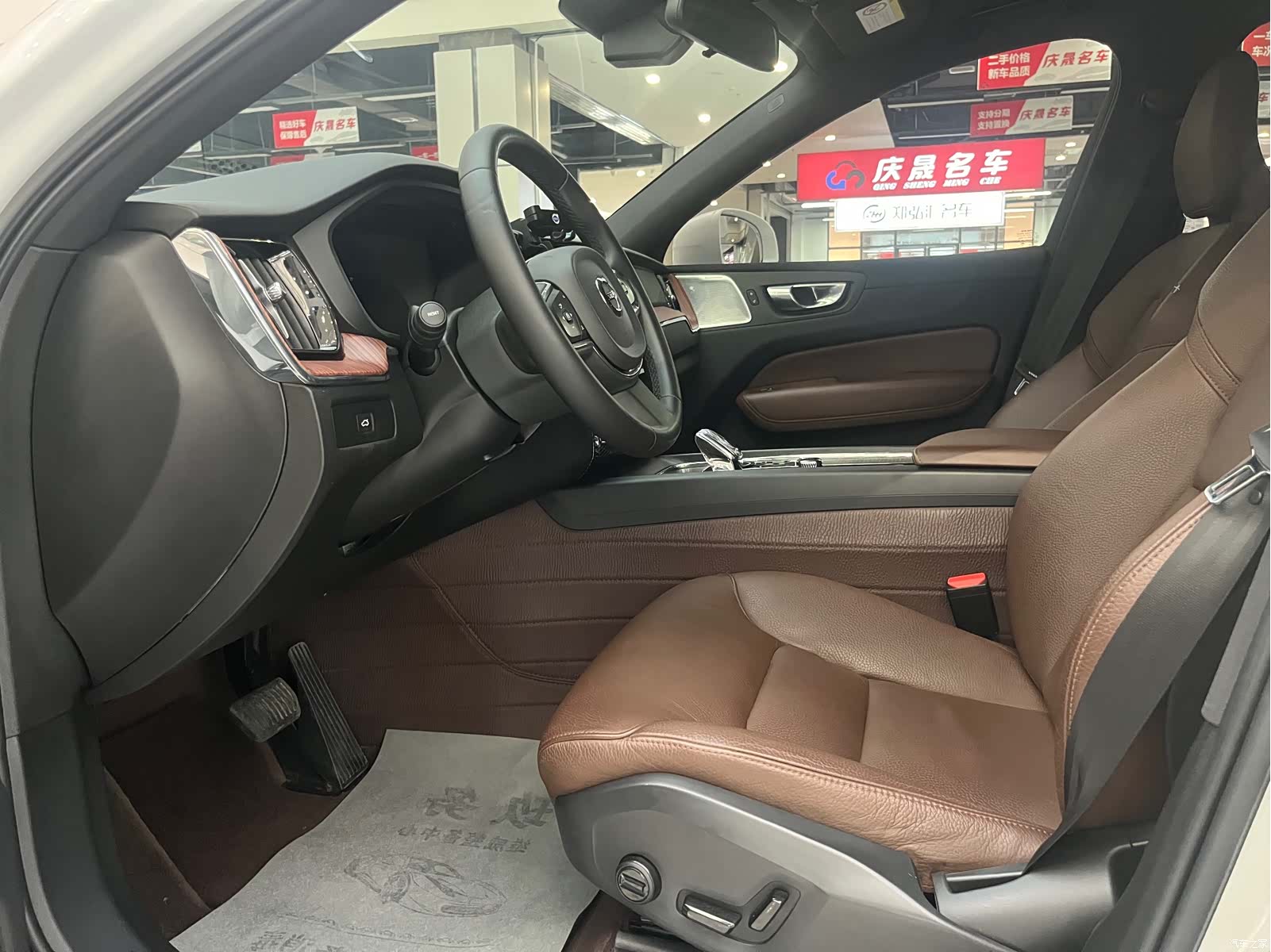 Volvo XC60, 2022 все фото