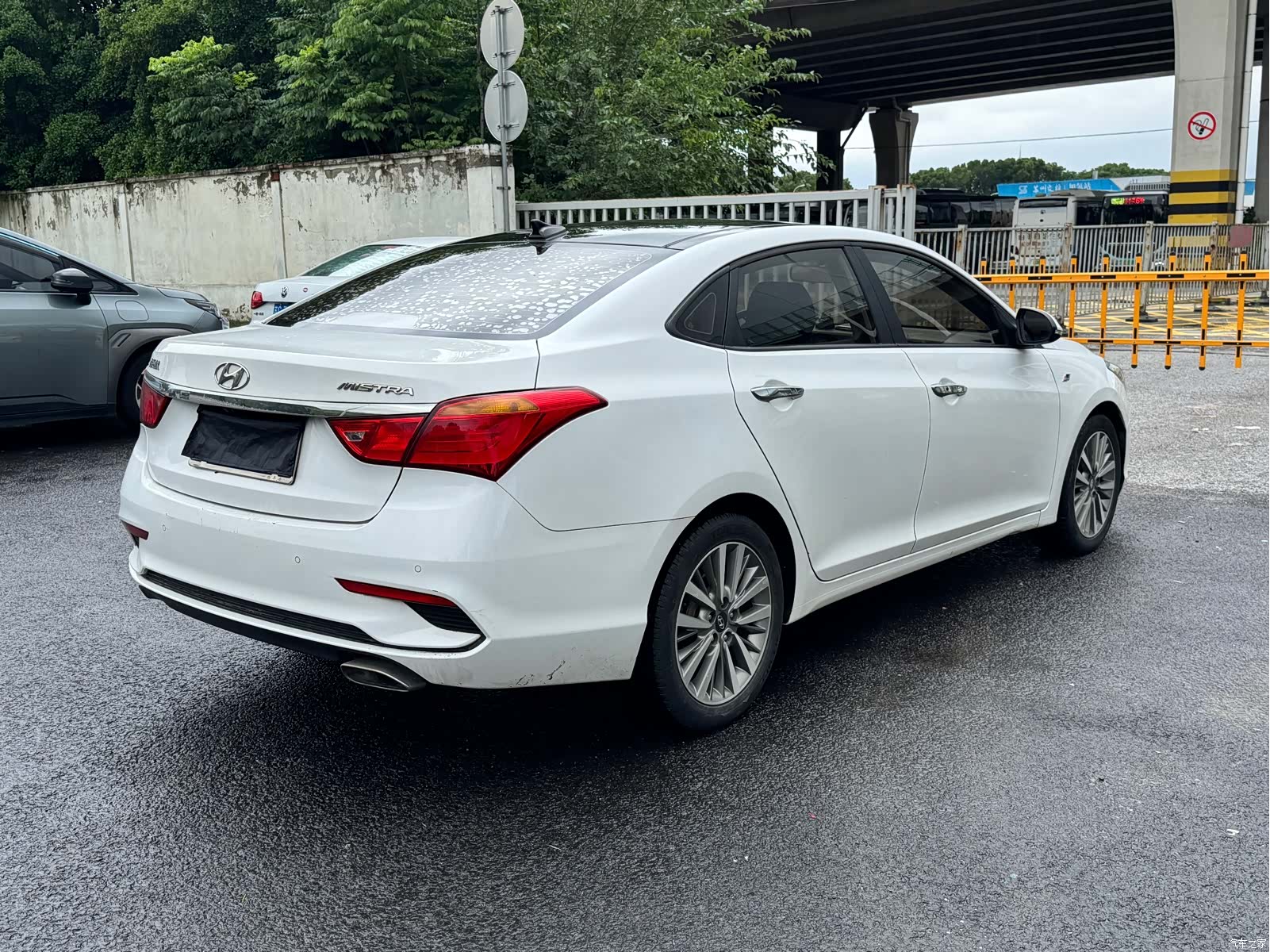 Hyundai DLX, 2020 16