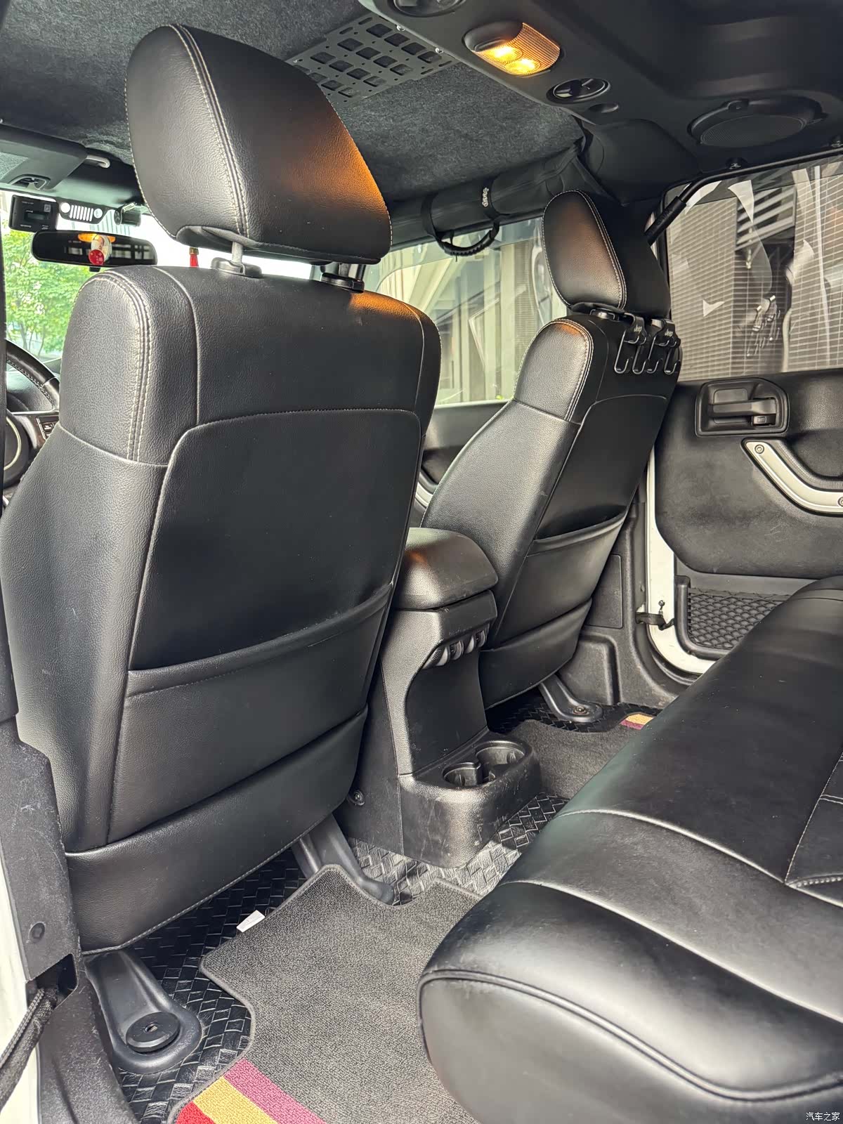 Jeep Wrangler, 2012 10
