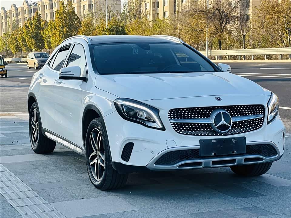 Mercedes-Benz GLA
