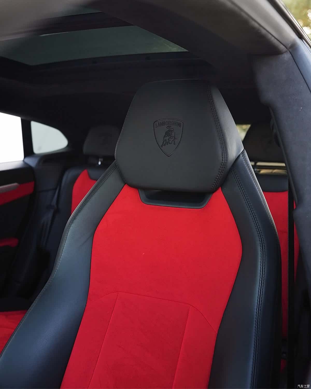Lamborghini Urus, 2020 10