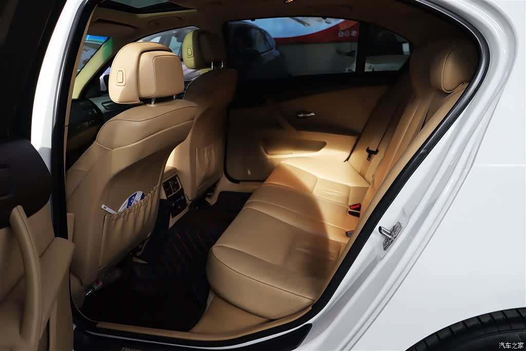 BMW 5 Series, 2010 все фото