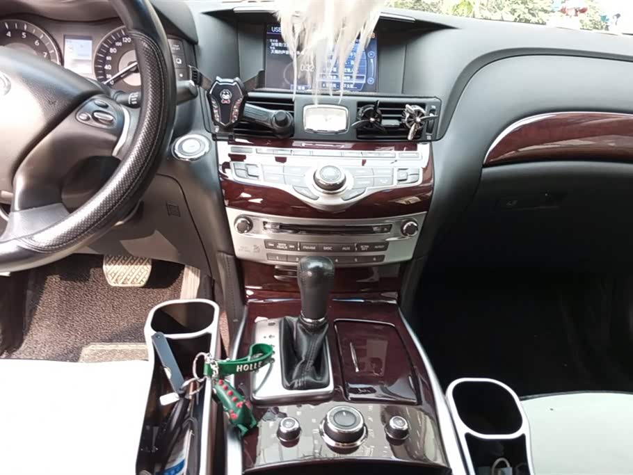 Infiniti Q70 Infiniti Q70
