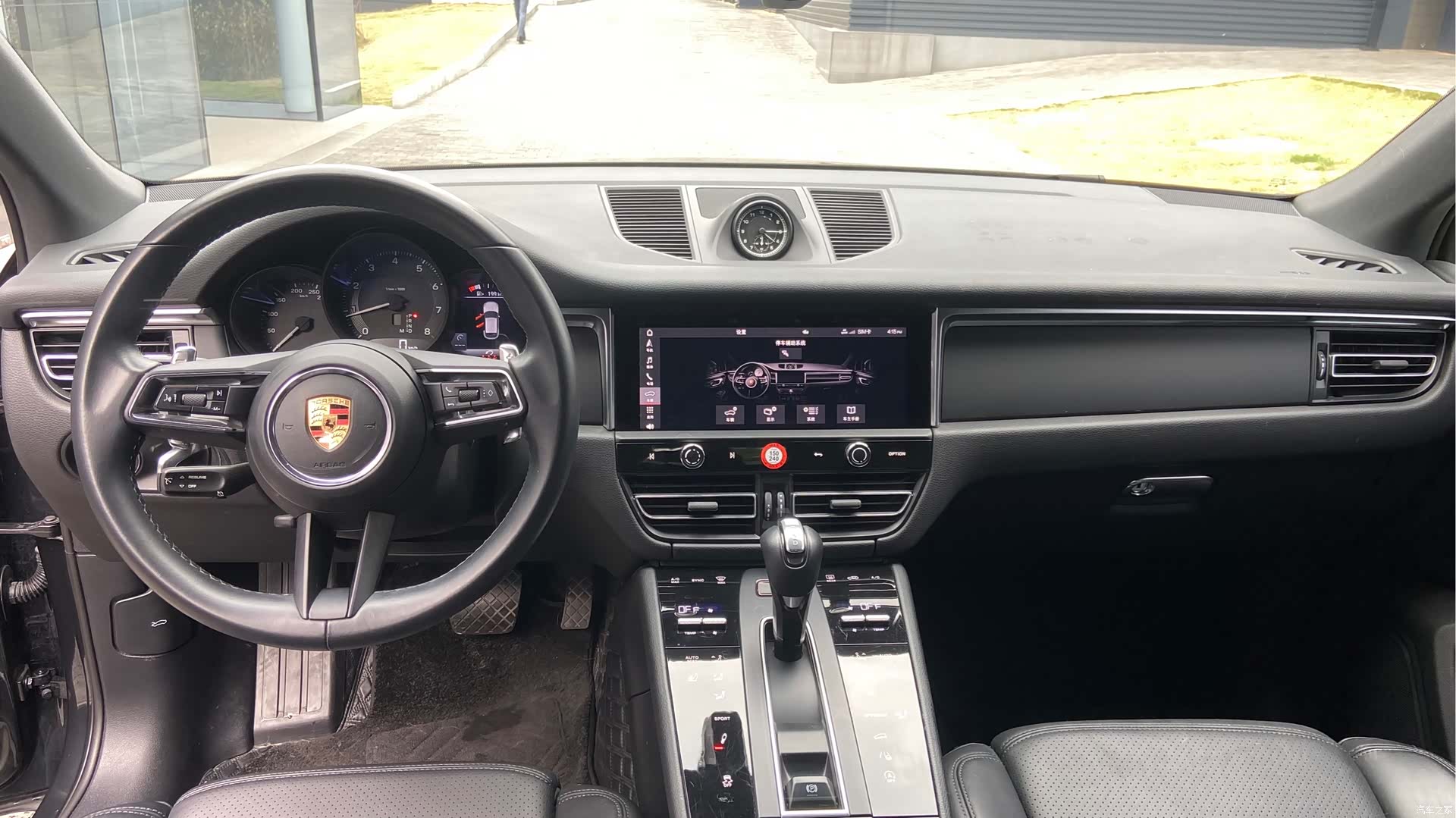 Porsche Macan, 2023 8