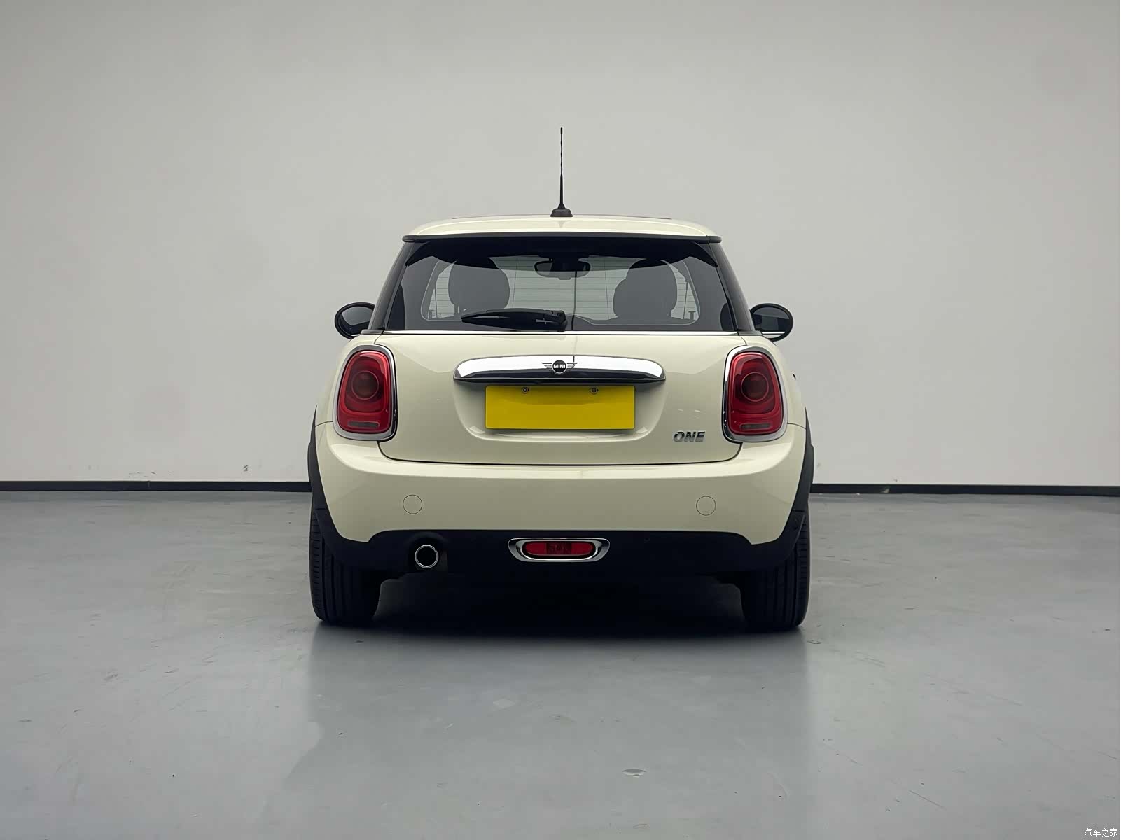 Mini ONE, 2021 18