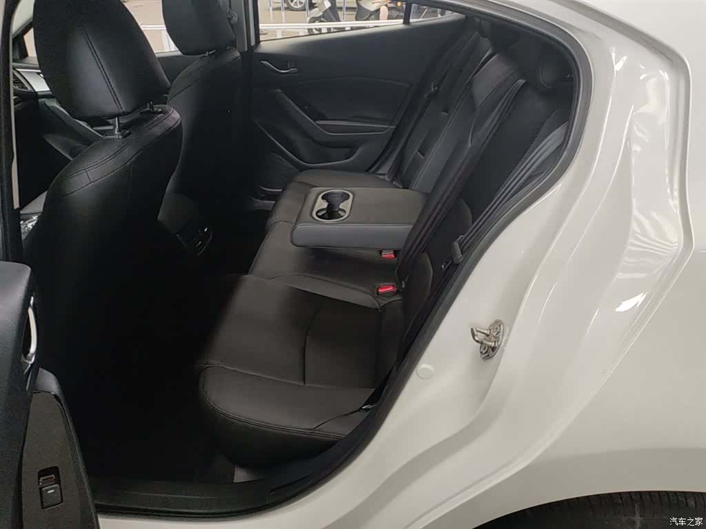 Mazda Mazda3, 2017 17