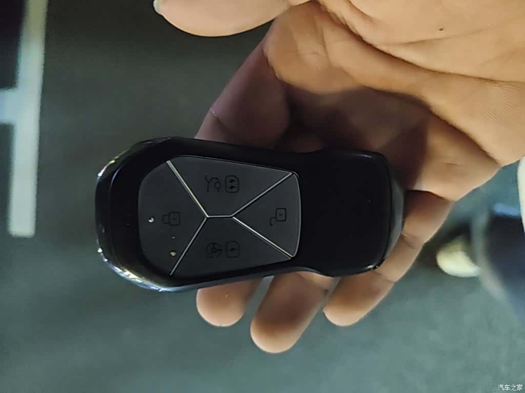 Xpeng P7, 2023 9