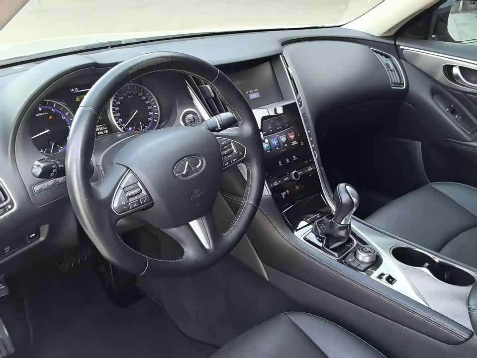 Infiniti Q50L