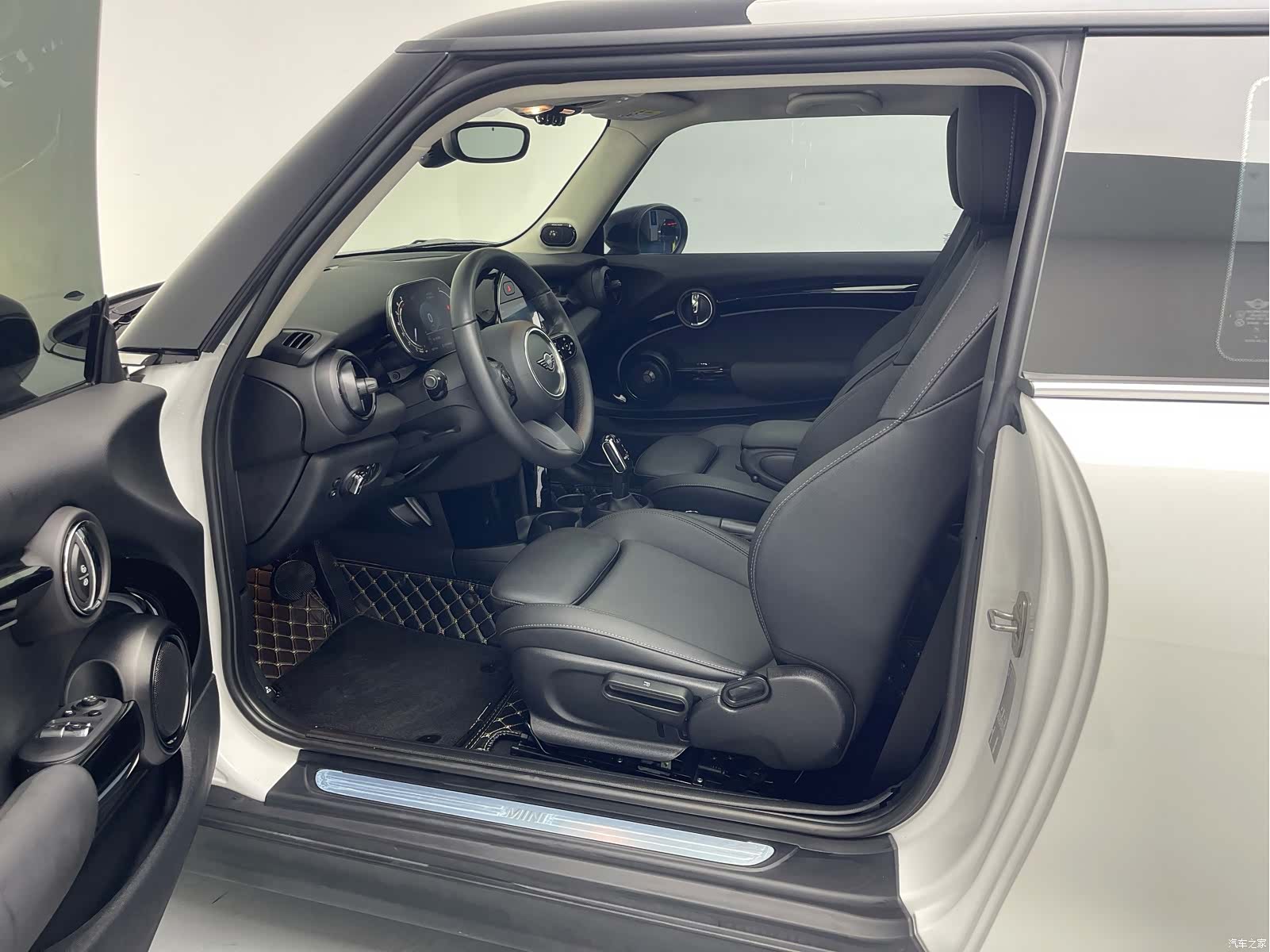 Mini Cooper, 2024 16
