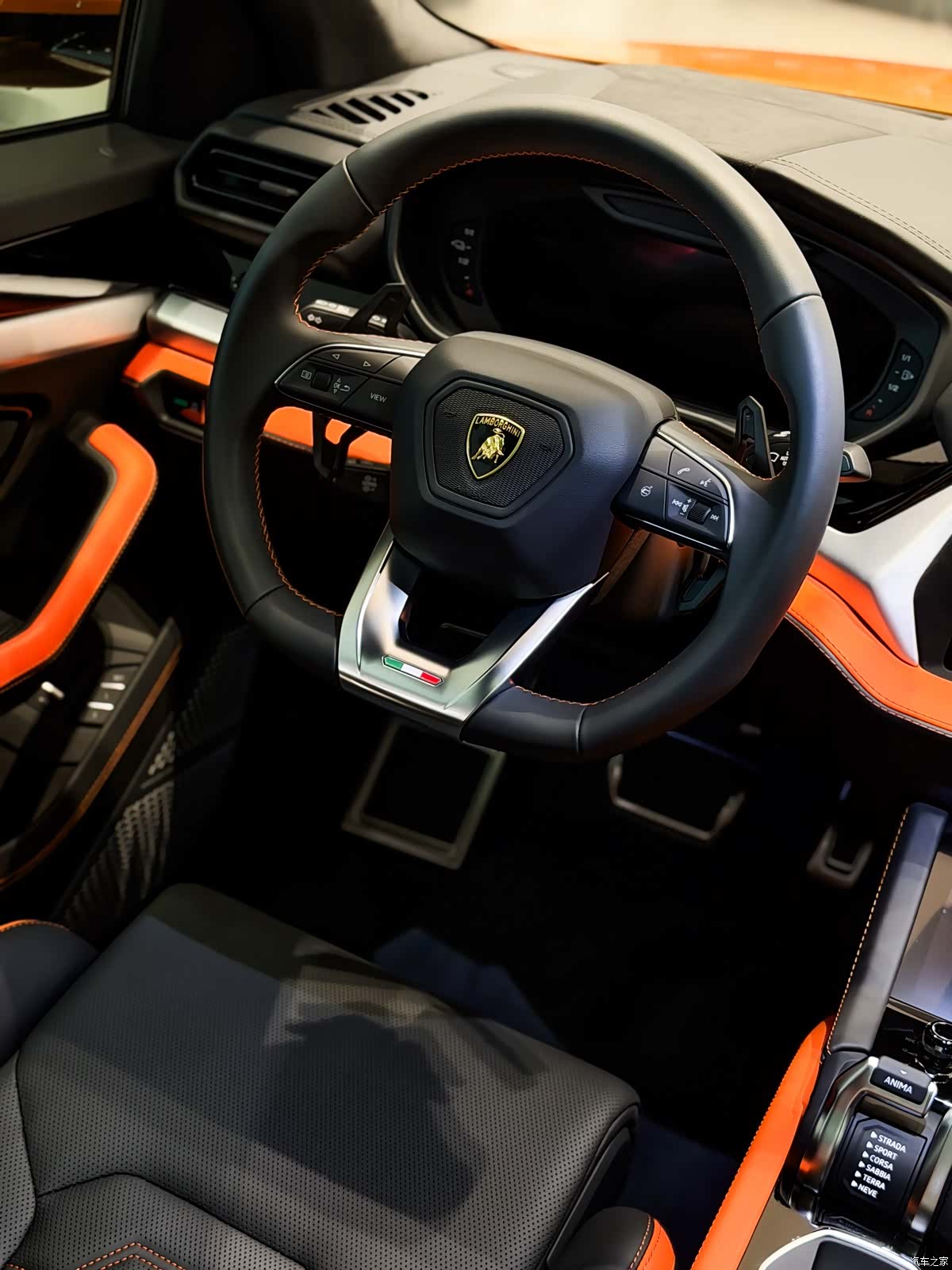 Lamborghini Urus, 2025 24