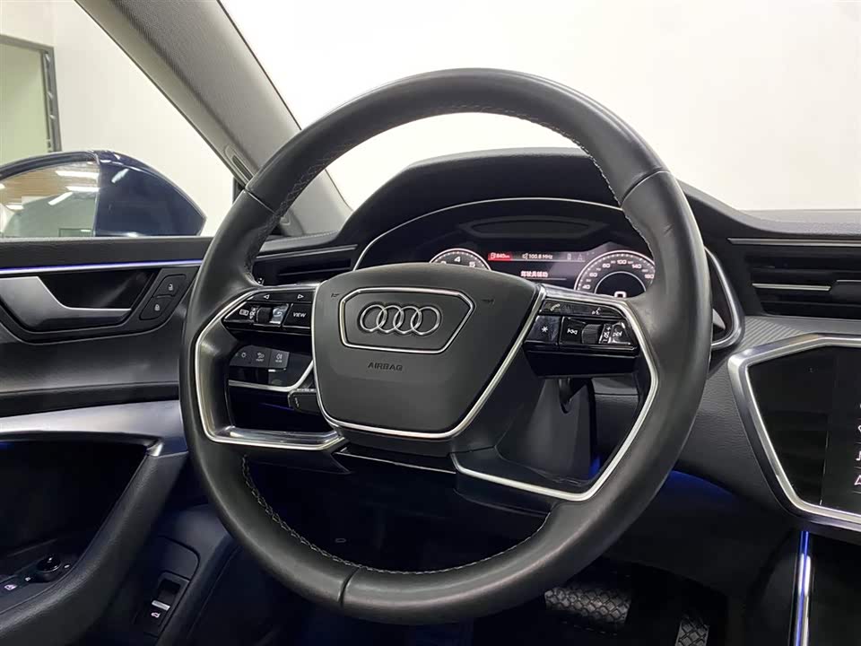 Audi A7L