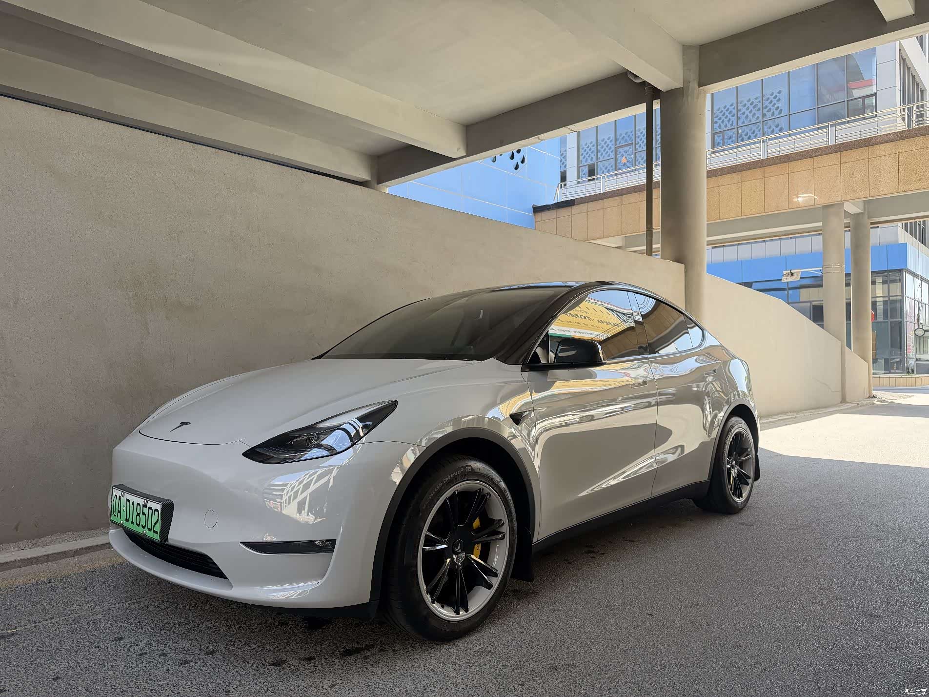 Tesla Model Y, 2024 1