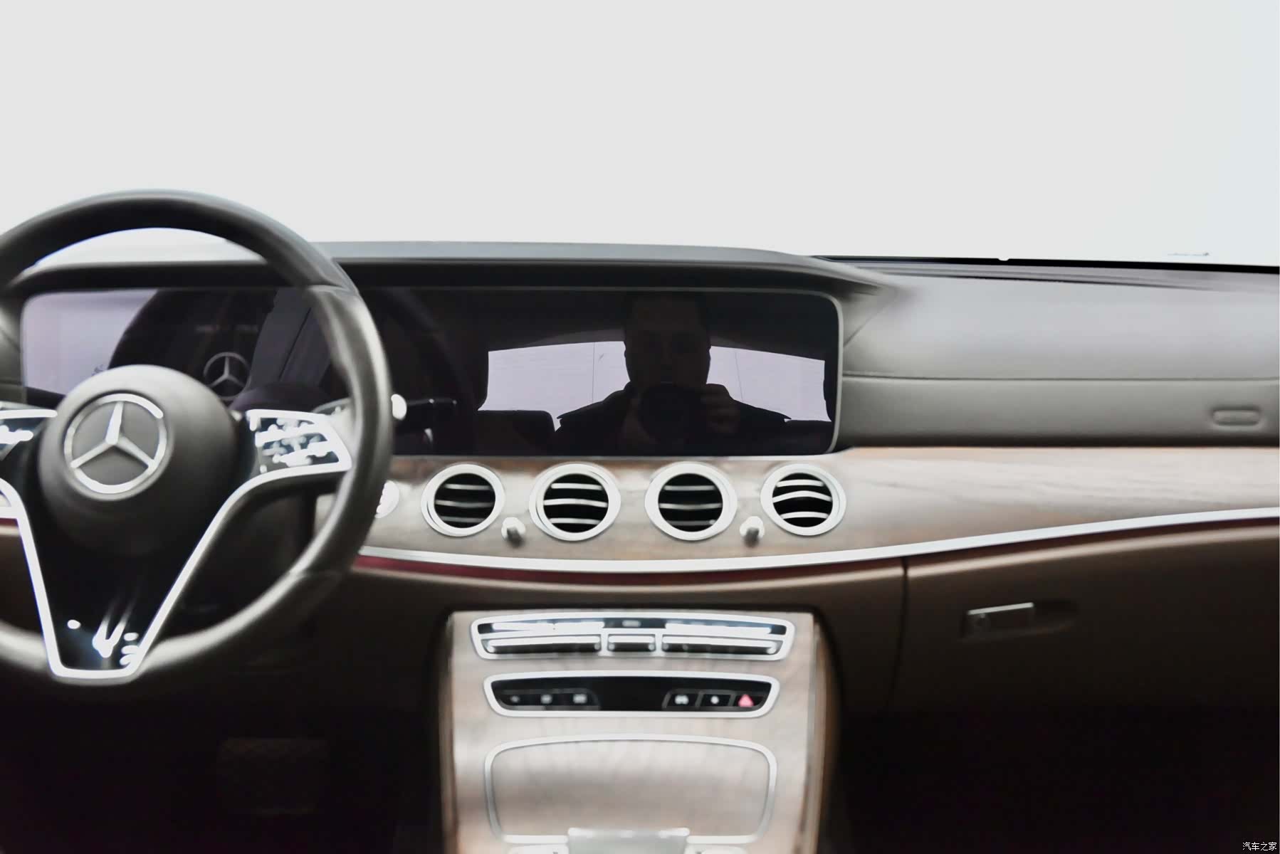 Mercedes-Benz E-Class, 2022 10