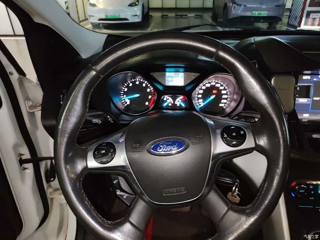 Ford Kuga, 2014 7