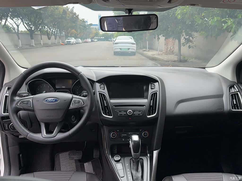 Ford Focus, 2017 11