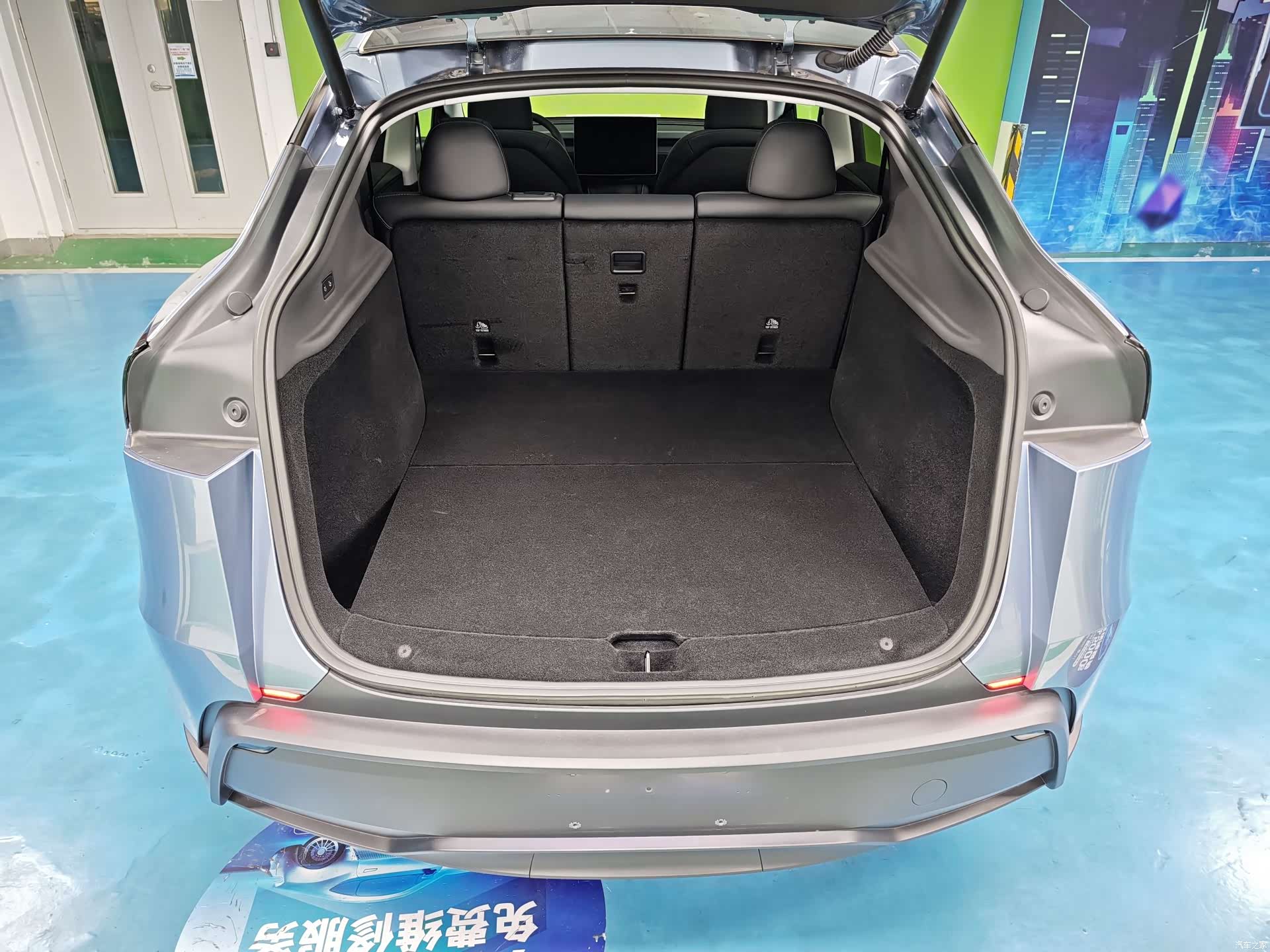 Tesla Model Y, 2025 18